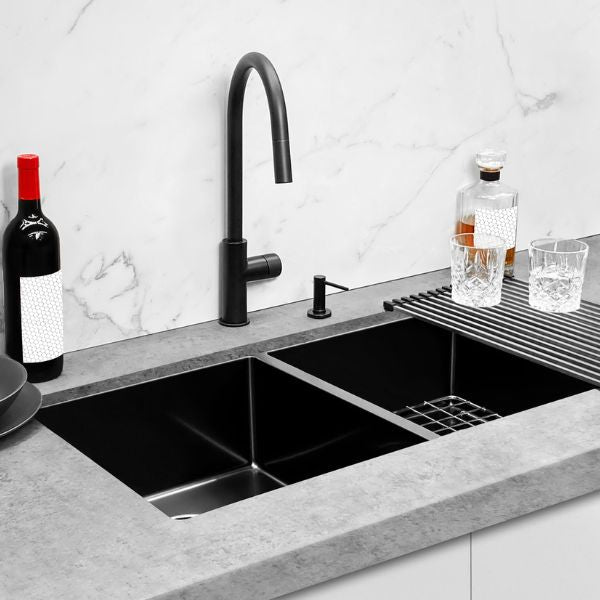 Meir Pinless Round Pull Out Kitchen Sink Mixer Tap Matte Black in Modern Kitchen Design - The Blue Space