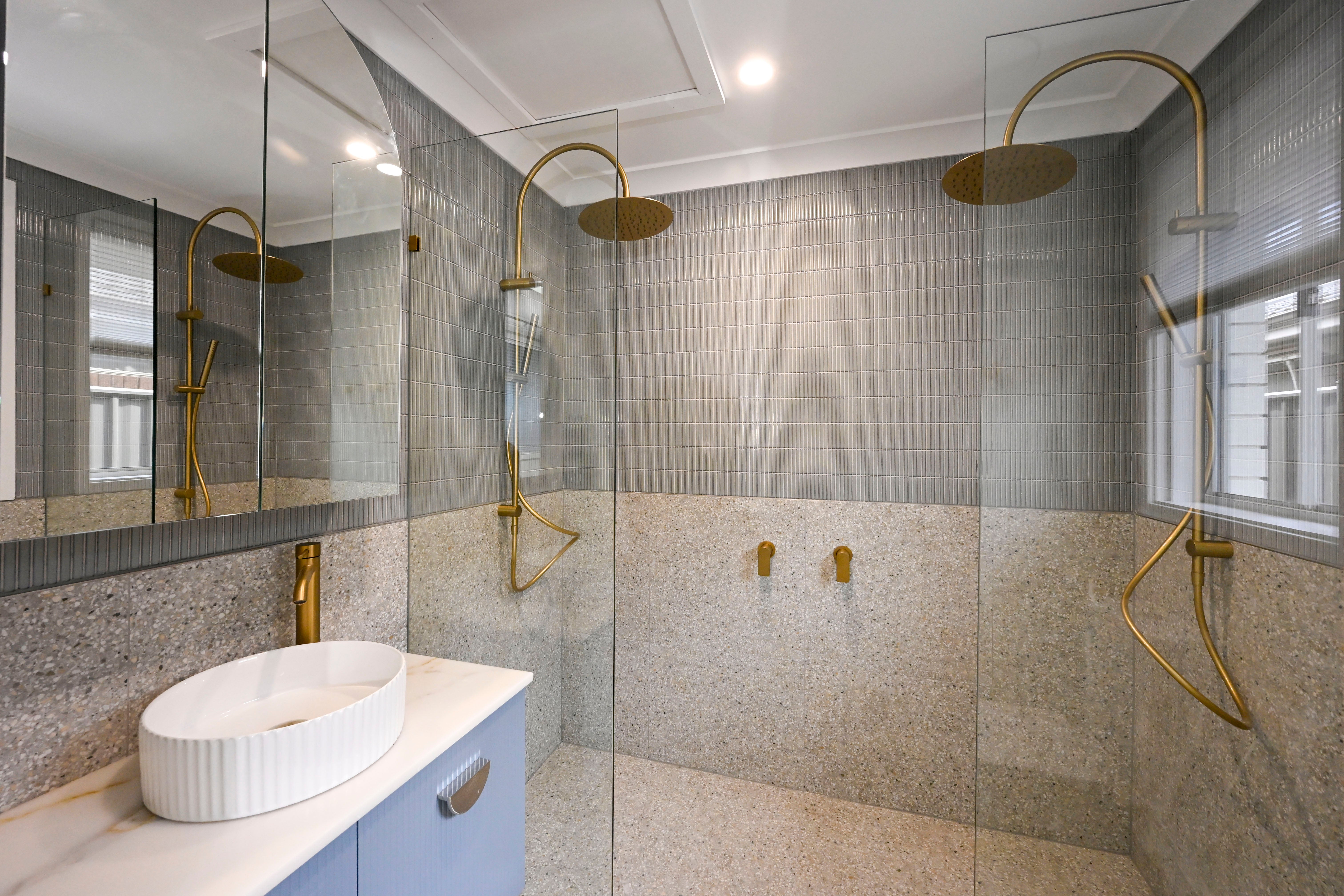 Selling Houses Australia: St Huberts Island Ensuite Reveal