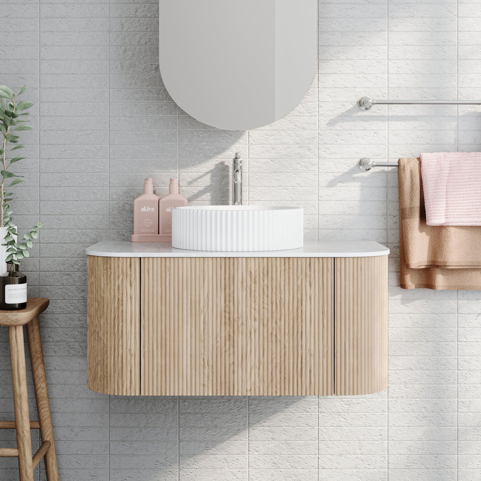 {"type":"root","children":[{"type":"paragraph","children":[{"type":"text","value":"Versatile 900mm Vanity – Everyday Favourite"}]}]}