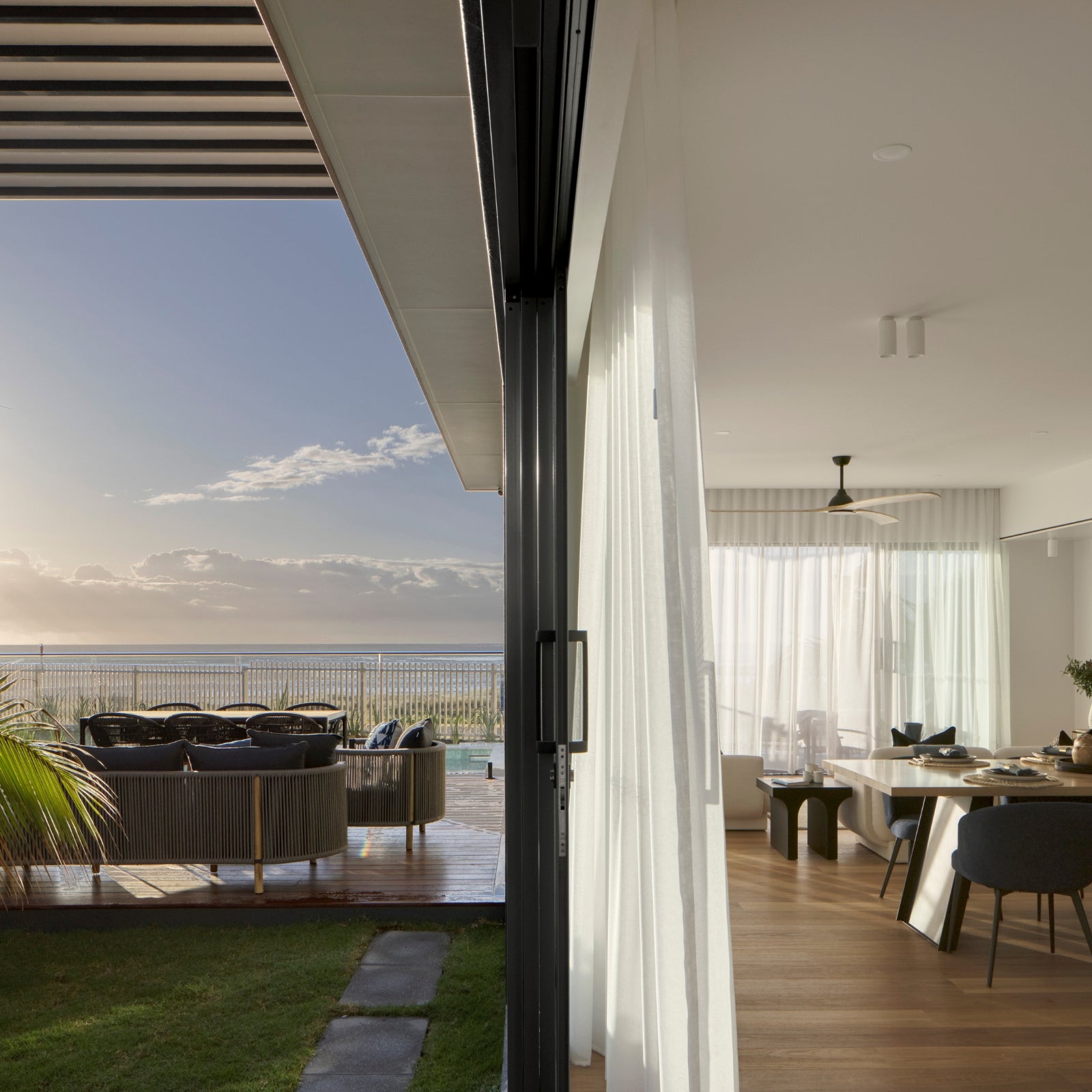 {"type":"root","children":[{"type":"paragraph","children":[{"type":"text","value":"Perfect for indoor, outdoor living"}]}]}