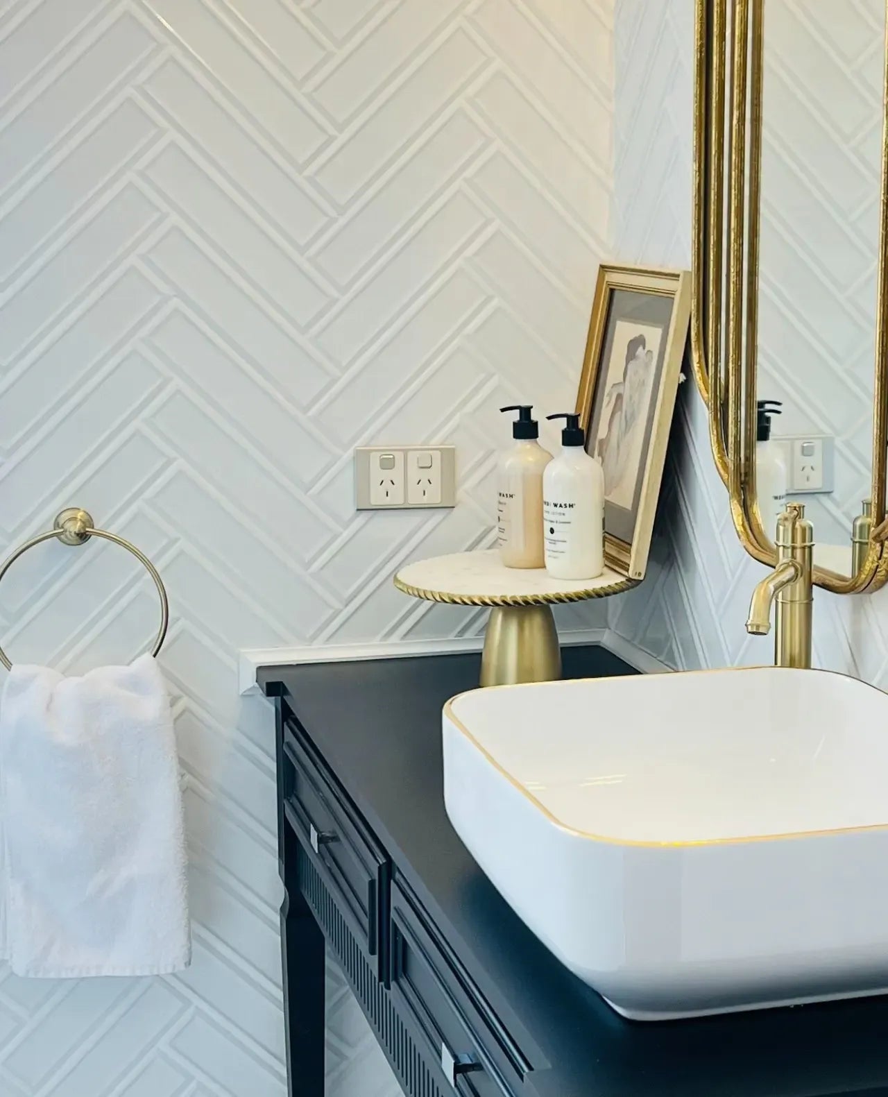 {"type":"root","children":[{"type":"paragraph","children":[{"type":"text","value":"The Branxton Bank Bathroom"}]}]}