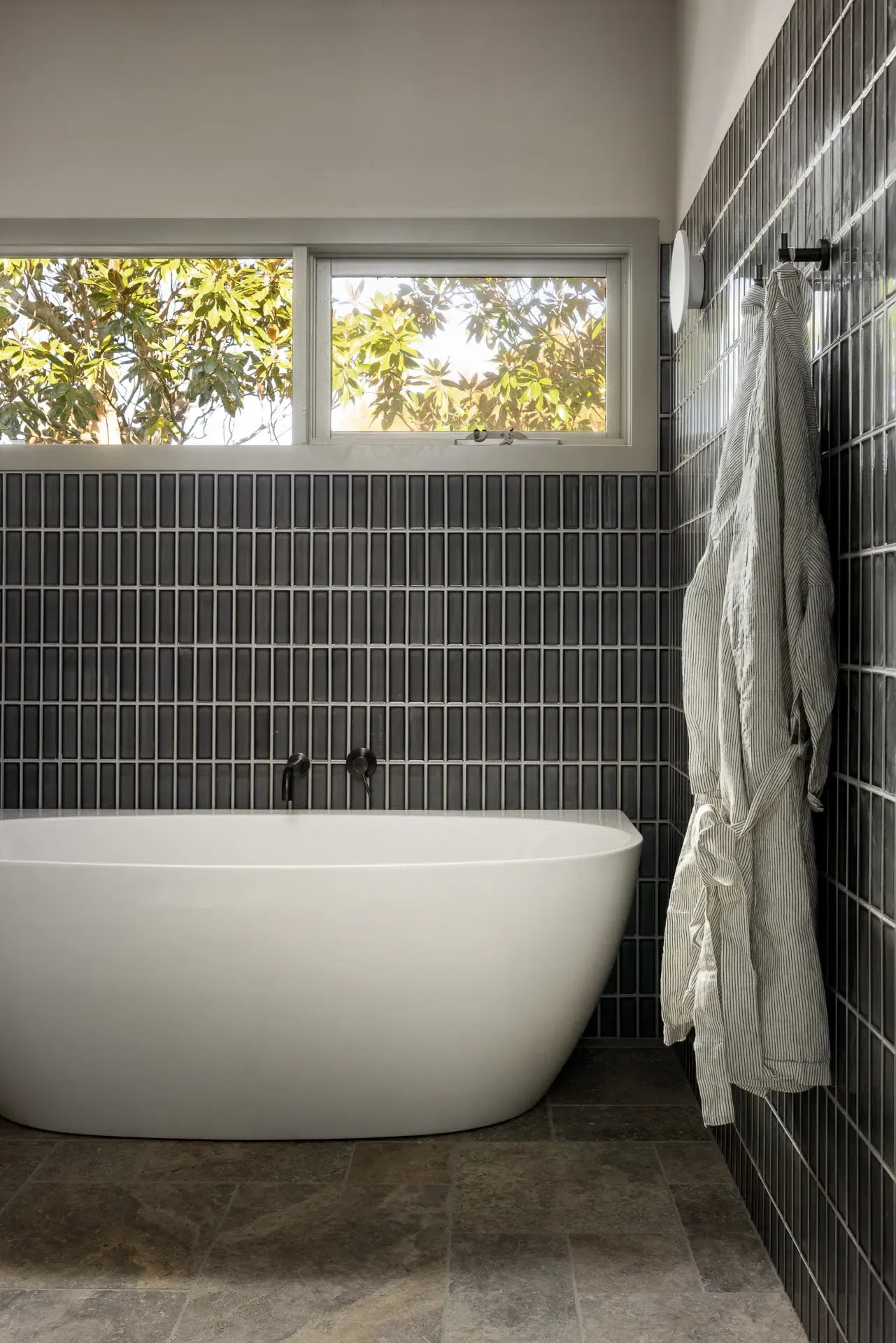 {"type":"root","children":[{"type":"paragraph","children":[{"type":"text","value":"The Lodge Bathroom"}]}]}