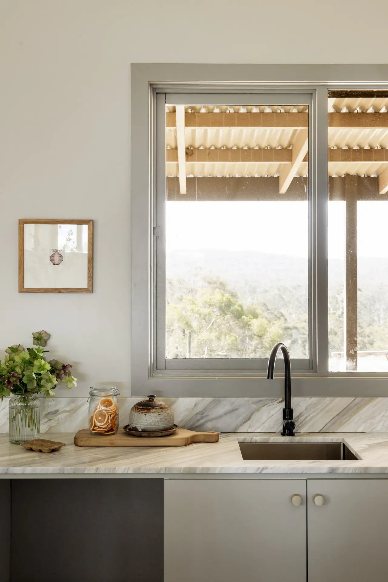 {"type":"root","children":[{"type":"paragraph","children":[{"type":"text","value":"The Lodge Kitchen"}]}]}