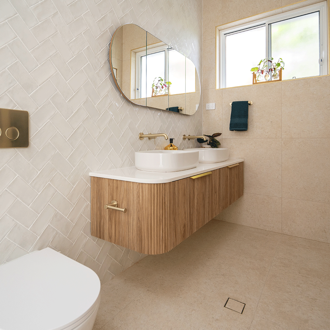 {"type":"root","children":[{"type":"paragraph","children":[{"type":"text","value":"The Timberline vanity, a natural touch"}]}]}