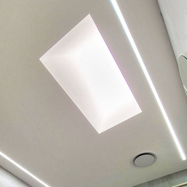 {"type":"root","children":[{"type":"paragraph","children":[{"type":"text","value":"3. The crucial role of lighting"}]}]}