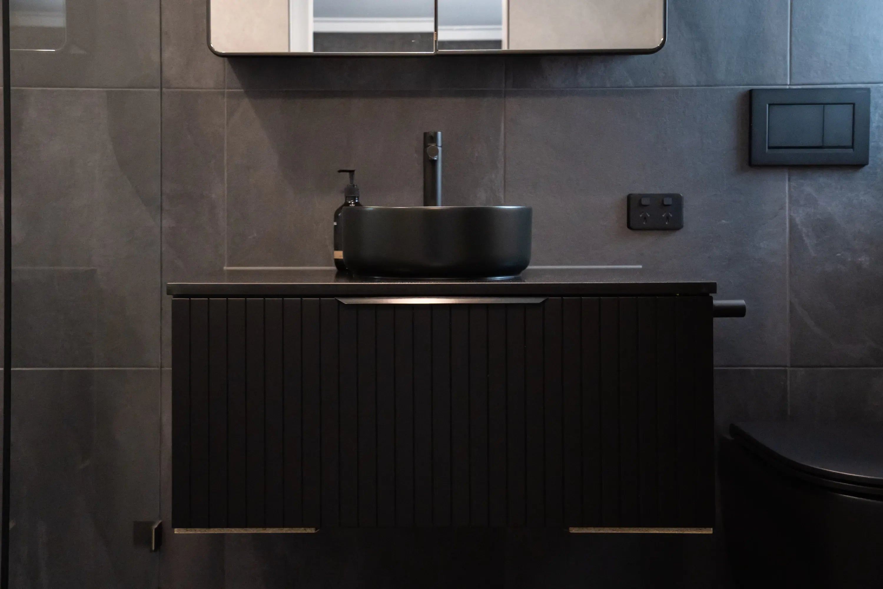 {"type":"root","children":[{"type":"paragraph","children":[{"type":"text","value":"ADP Ashley Vanity and Margot Basin in Black"}]}]}