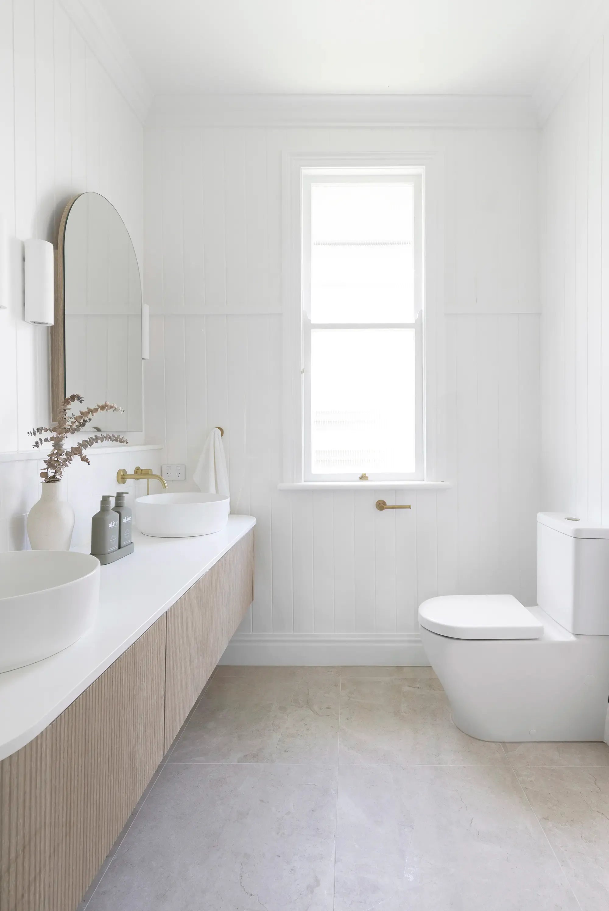 {"type":"root","children":[{"type":"paragraph","children":[{"type":"text","value":"Luxe Bathroom Highlights"}]}]}