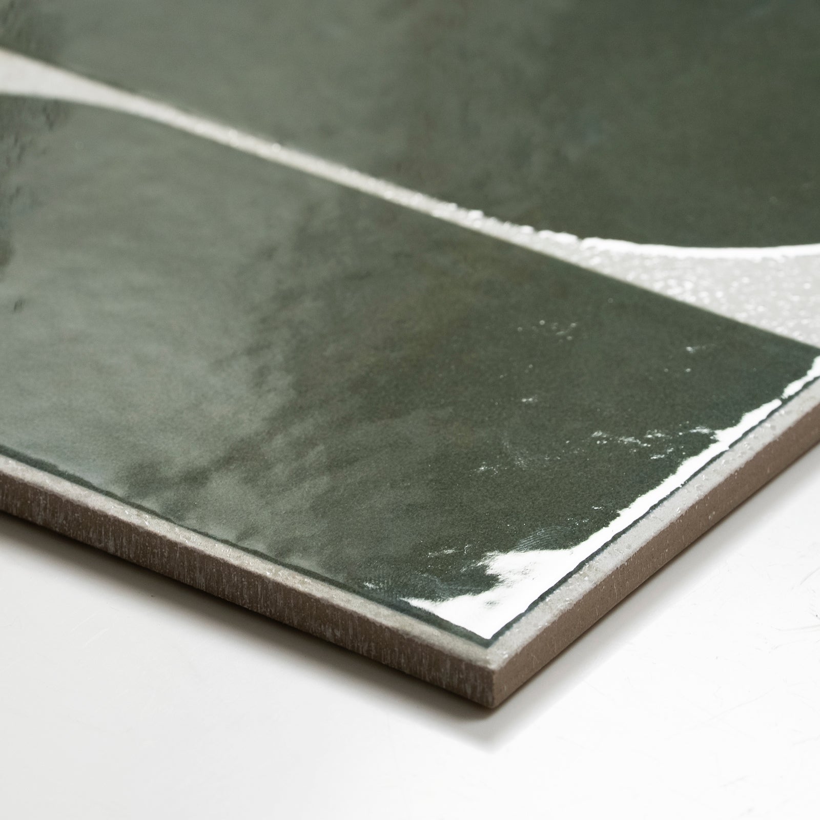 {"type":"root","children":[{"type":"paragraph","children":[{"type":"text","value":"Mix and Apply New Grout"}]}]}